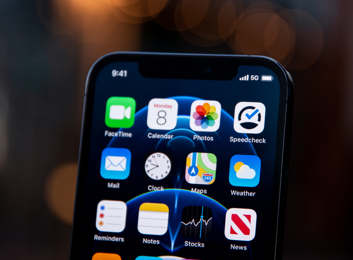 儋州苹果手机维修分享为什么 iPhone 12 在冬季会自动关机 